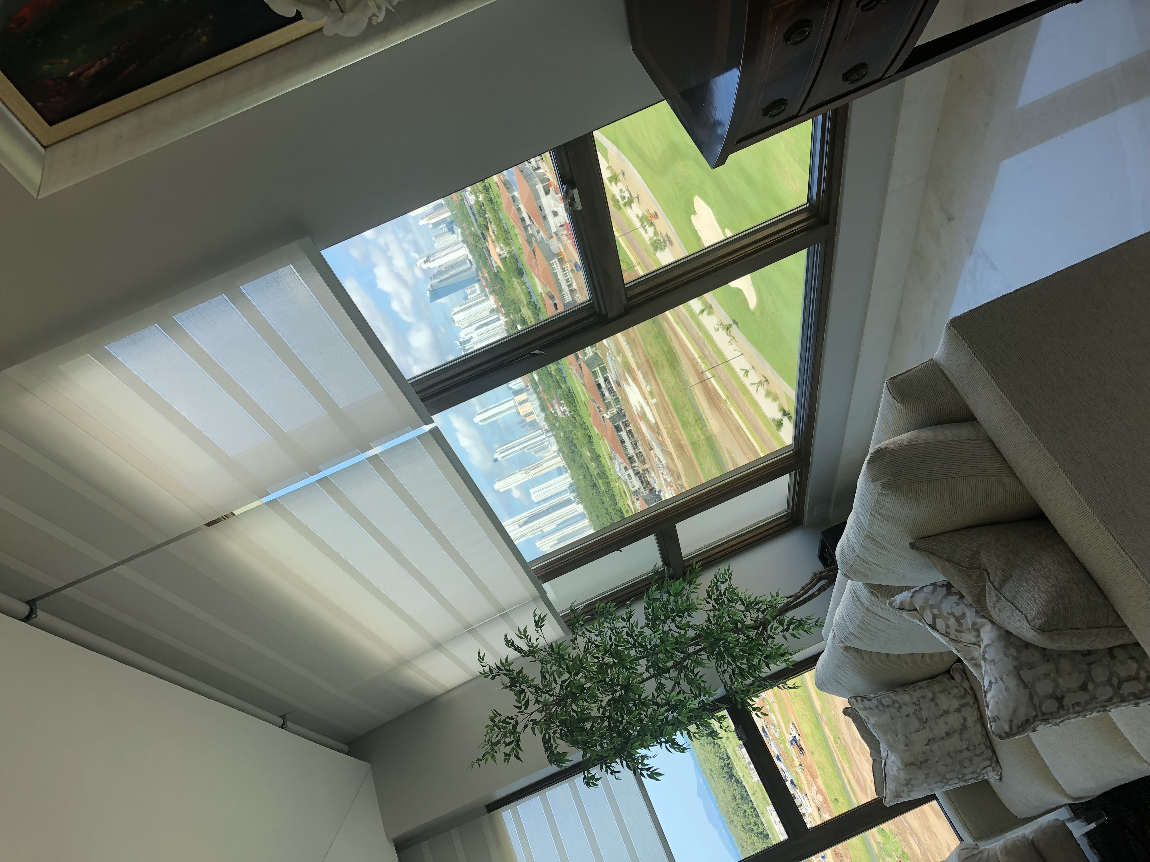 Cortinas roller en consultorio - ambiente profesional